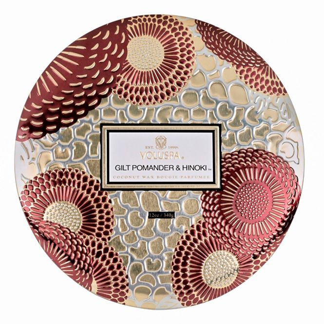 Hovedbilde GILT POMANDER & HINOKI SEASONAL 3 WICK PEDESTAL TIN CANDLE